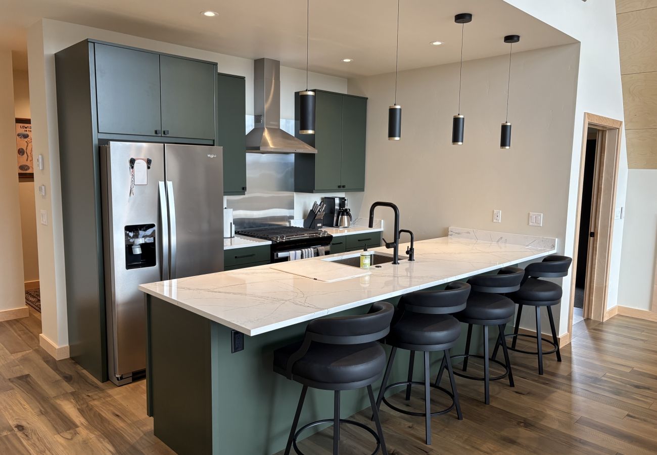 House in Anaconda - GTL A-Frame Main Cabin | Near Discovery Ski