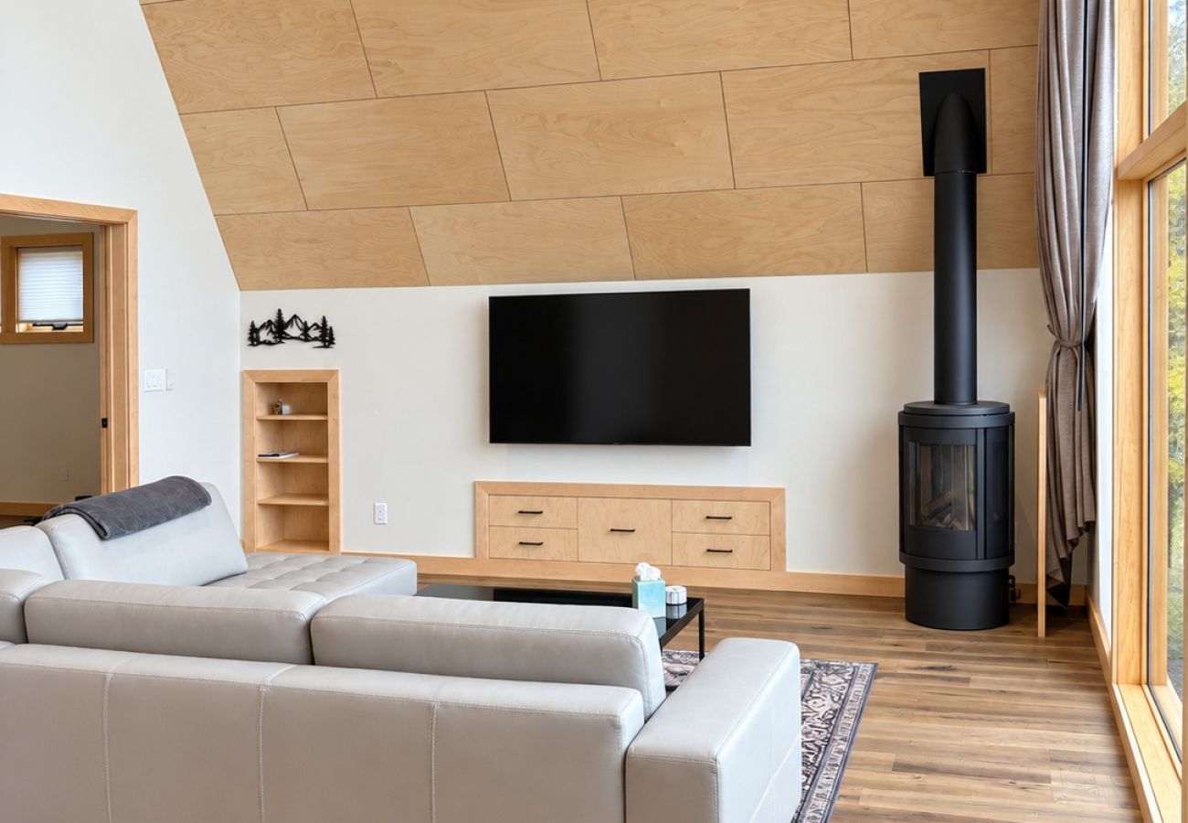 House in Anaconda - GTL A-Frame Main Cabin | Near Discovery Ski