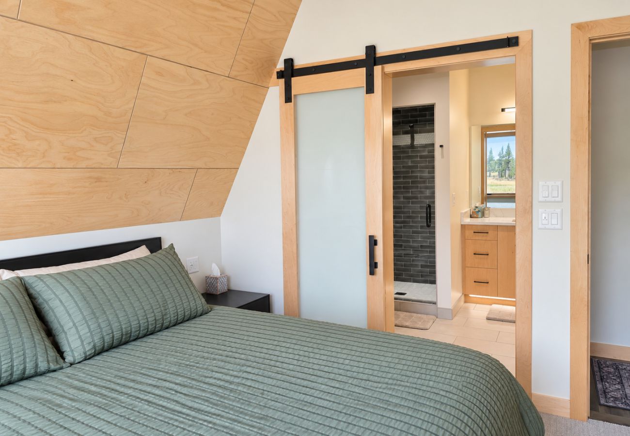 House in Anaconda - GTL A-Frame Main Cabin | Near Discovery Ski