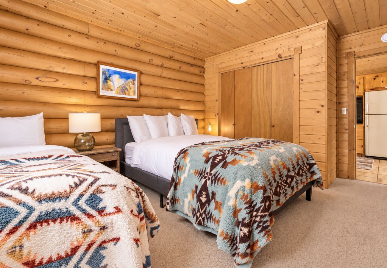 Cabin in Anaconda - Pintler View Cabin With Boat Dock!