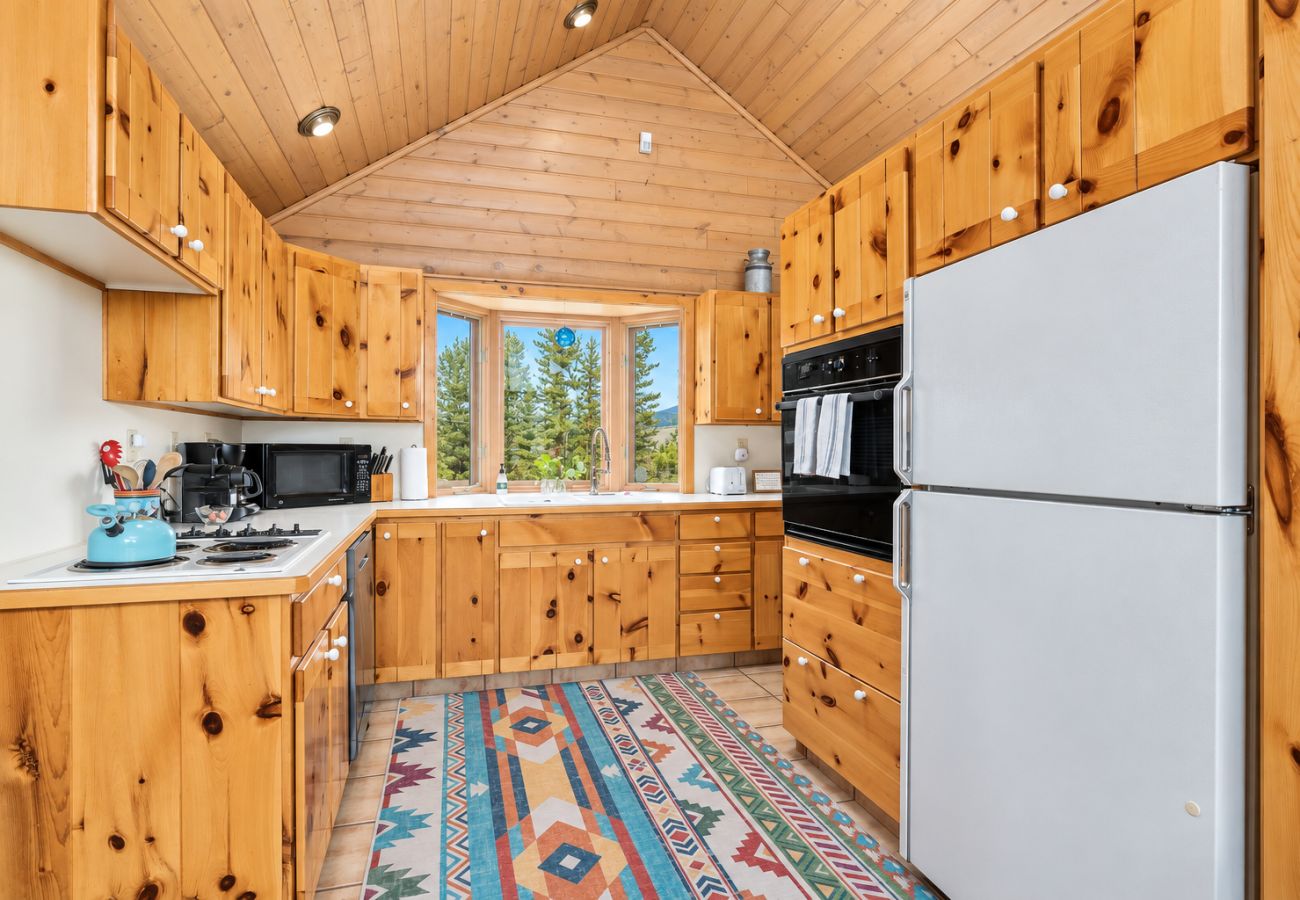 Cabin in Anaconda - Pintler View Cabin With Boat Dock!