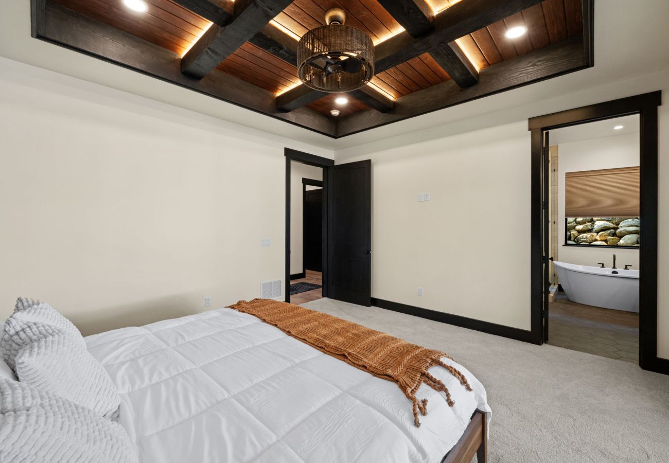 House in Anaconda - Lake & Pine Retreat at Georgetown Lake