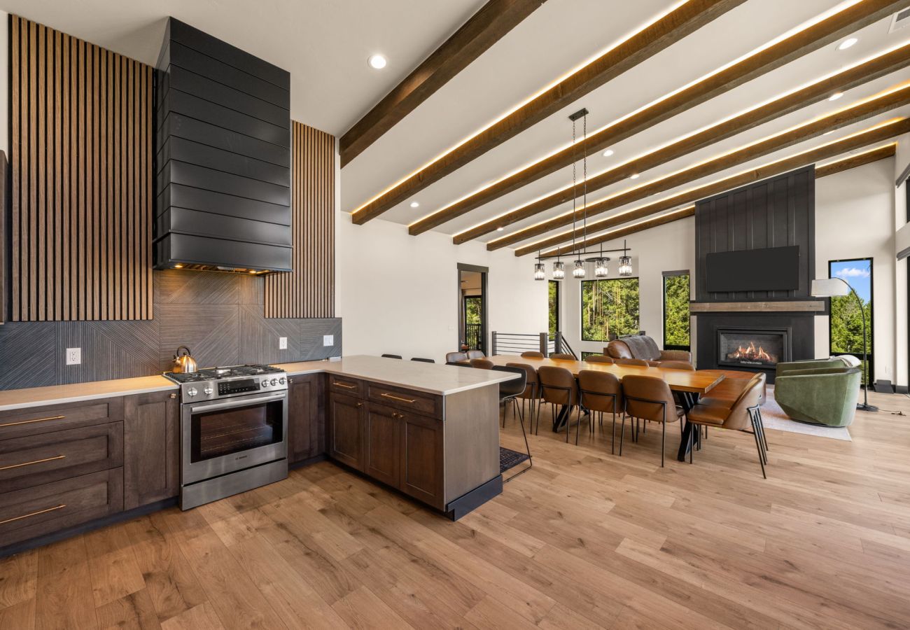 House in Anaconda - Lake & Pine Retreat at Georgetown Lake