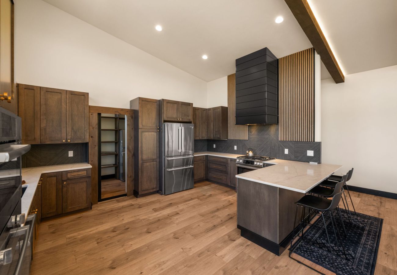 House in Anaconda - Lake & Pine Retreat at Georgetown Lake