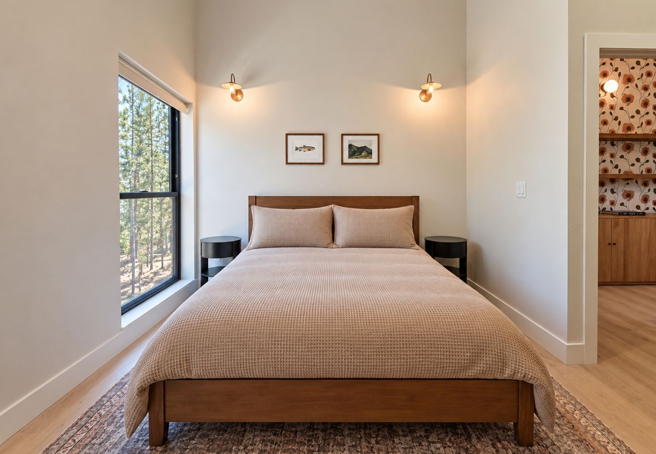 House in Anaconda - Powder & Pines Ski Retreat | 4 Miles to Disco!