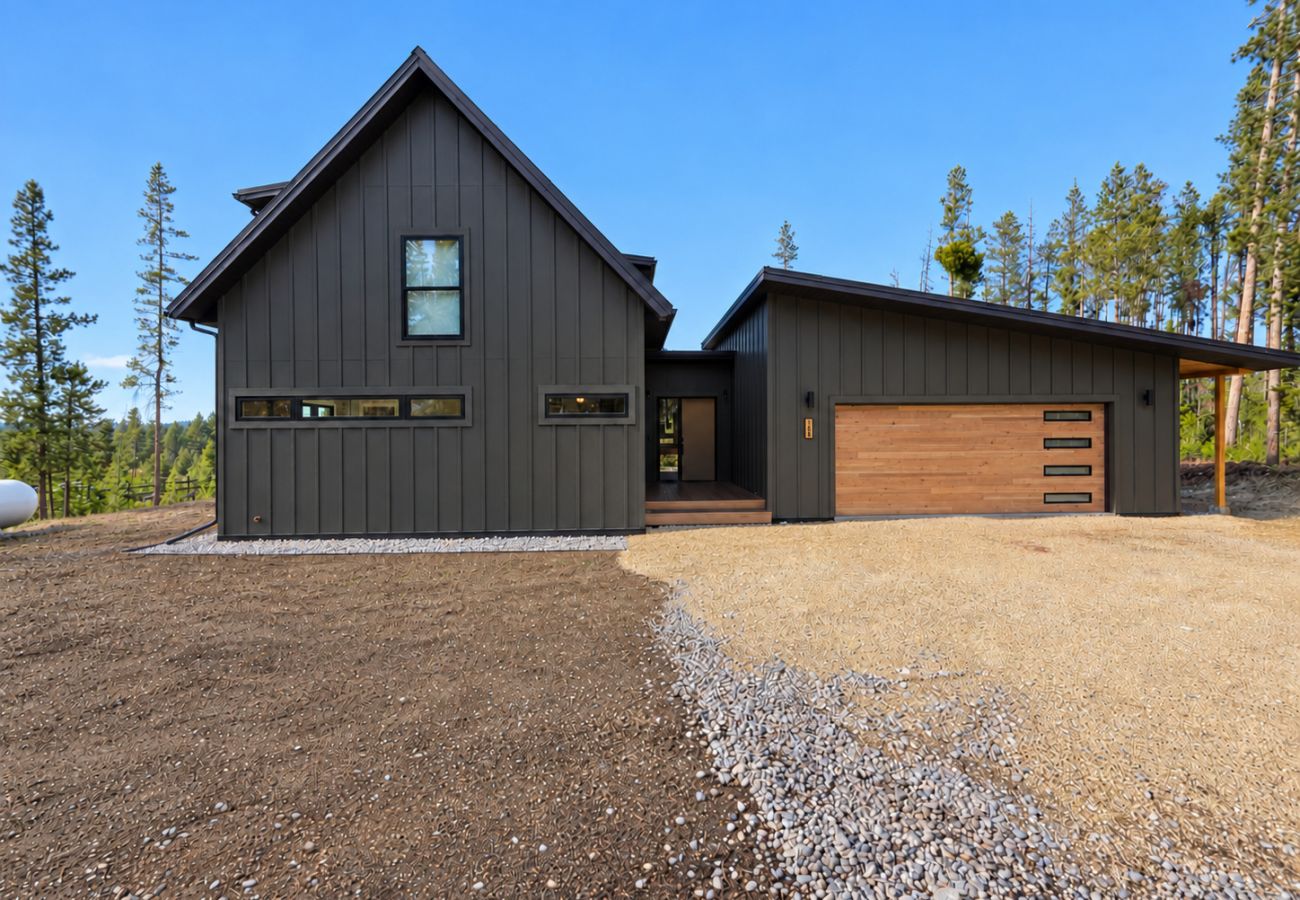 House in Anaconda - Powder & Pines Ski Retreat | 4 Miles to Disco!