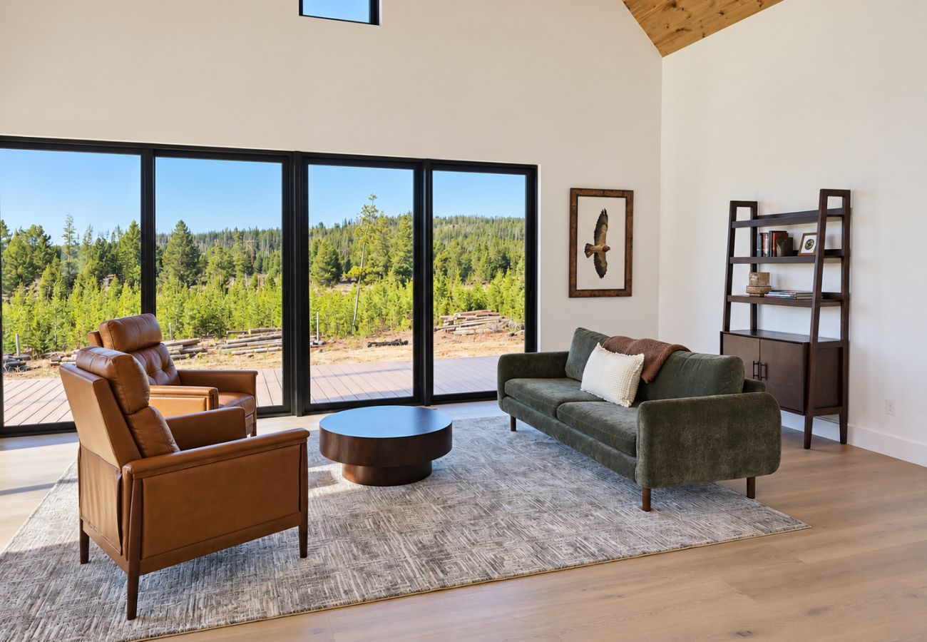 House in Anaconda - Powder & Pines Ski Retreat | 4 Miles to Disco!